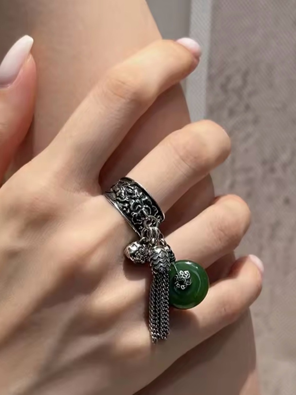 Green Stone Tassel Charm Silver Ring - Picture 4 of 15